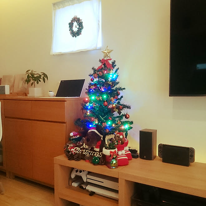 リビング クリスマスツリー Xmasツリー リース テレビボード などのインテリア実例 12 07 15 24 31 Roomclip ルームクリップ