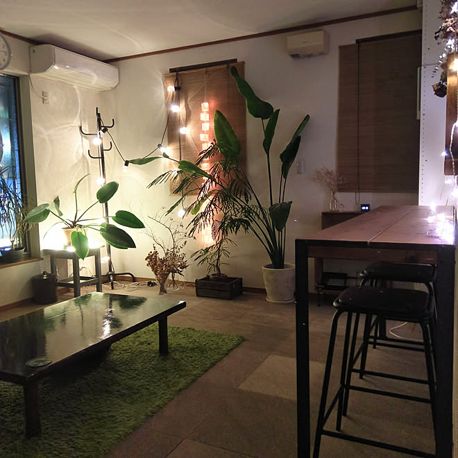 部屋全体 アンティークスツール ライトアップ 観葉植物 カウンターテーブル などのインテリア実例 10 28 18 45 Roomclip ルームクリップ