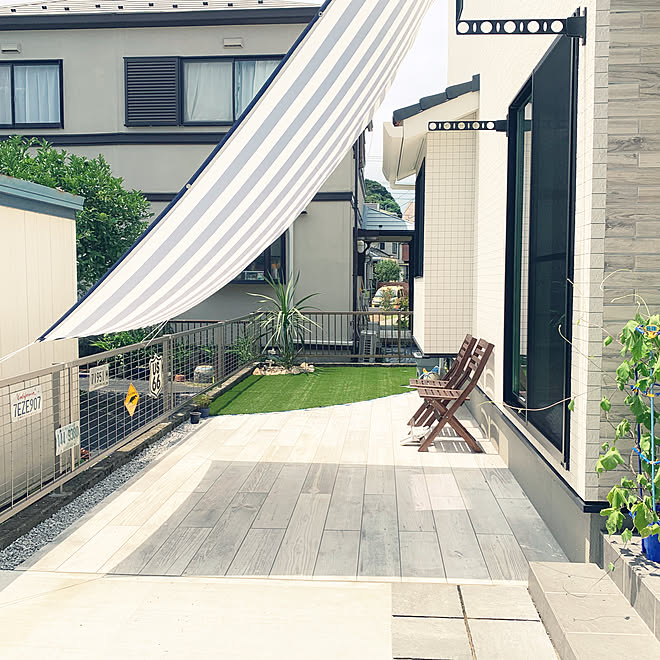 日よけシェード シェード 木目タイルデッキ 木目タイル タイルテラス などのインテリア実例 19 08 05 10 24 Roomclip ルームクリップ