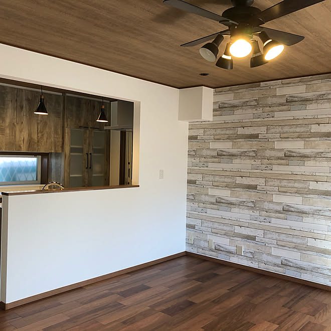 アクセントクロス木目柄 リフォーム完成 リビングのインテリア実例 10 29 02 21 Roomclip ルームクリップ