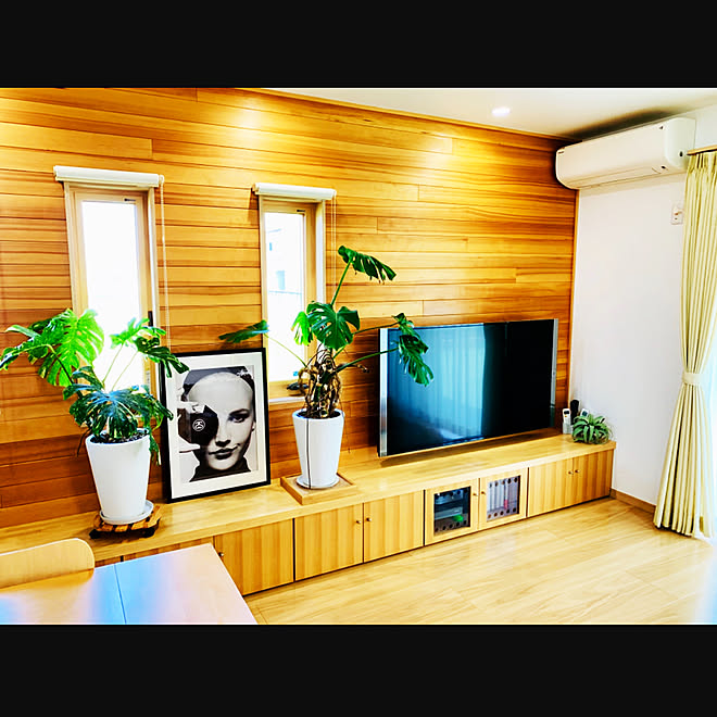造り付けテレビボード 造り付け棚 Panasonicのテレビ 壁掛けテレビ モンステラ などのインテリア実例 19 05 24 21 42 17 Roomclip ルームクリップ