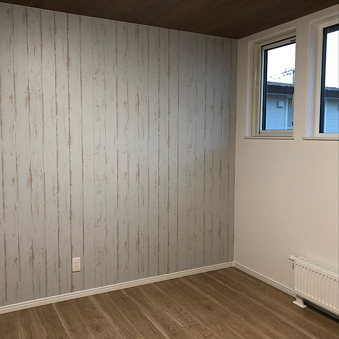 木目調壁紙 アクセントクロス ブルー アクセントクロス 壁 天井のインテリア実例 19 06 18 00 04 37 Roomclip ルームクリップ