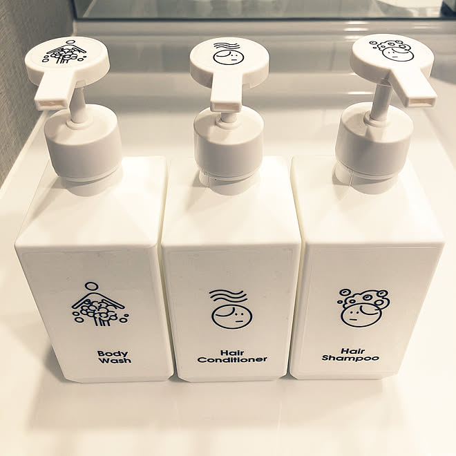 バス トイレ モノトーン ラベルシール Sarasa Design Store 詰替ボトル などのインテリア実例 19 04 12 04 34 18 Roomclip ルームクリップ