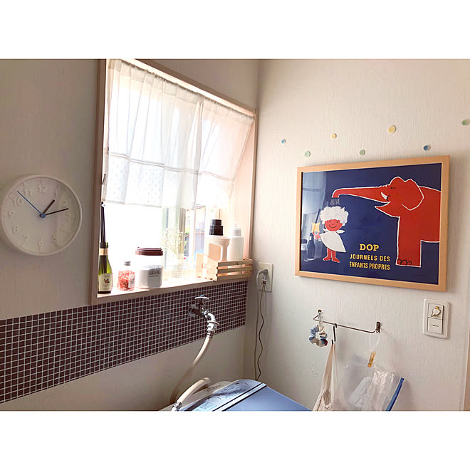 壁紙屋本舗 洗面所 北欧 絵のある暮らし フレグランス などのインテリア実例 05 07 14 38 00 Roomclip ルームクリップ