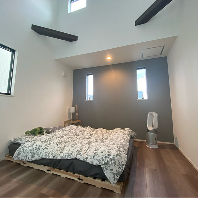 アクセントクロス 新築マイホーム 新築一戸建て 夫婦二人暮らし 夫婦の寝室 などのインテリア実例 10 07 15 26 49 Roomclip ルームクリップ