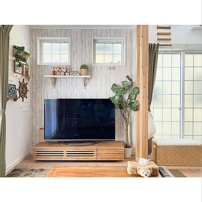 テレビ周り テレビボード 柱のある家 壁インテリア リビングインテリア などのインテリア実例 03 17 07 04 52 Roomclip ルームクリップ