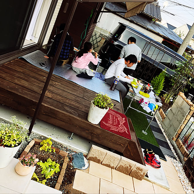 玄関 入り口 ウッドデッキのある庭 外構まだdiy中 玄関横に芋畑 いつも見てくれてありがとうございます などのインテリア実例 18 11 17 48 49 Roomclip ルームクリップ