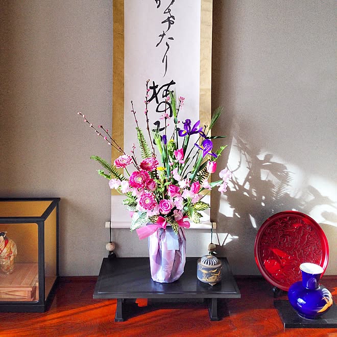 棚 義祖母書掛け軸 義母作鎌倉彫り フラワーアレンジ 床の間 などのインテリア実例 15 02 28 17 05 06 Roomclip ルームクリップ