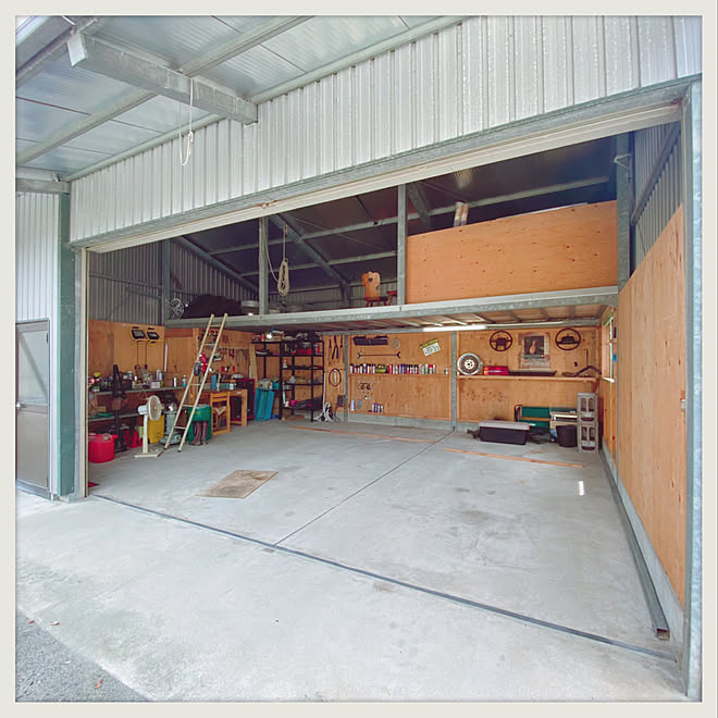 納屋をリフォーム ガレージのある家 ガレージライフ ガレージ うさぎと暮らす などのインテリア実例 21 08 14 10 03 Roomclip ルームクリップ