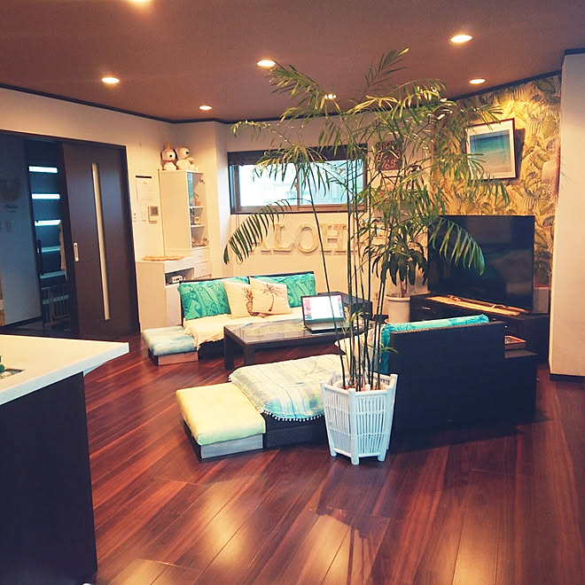 リビング リゾートスタイル ありがとね 出逢いに感謝 ハワイアンインテリア などのインテリア実例 05 04 07 29 45 Roomclip ルームクリップ