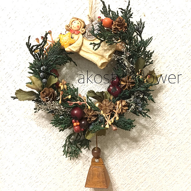 玄関/入り口/クリスマスリース手作り/クリスマスリースハンドメイド/クリスマスリース/クリストキント&hellip;などのインテリア実例 2017