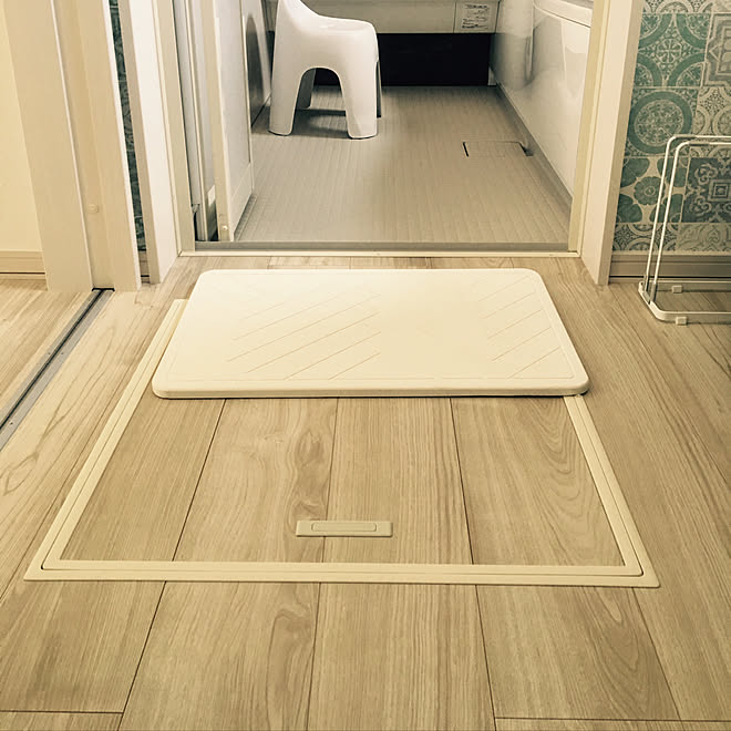 バス トイレ 楽天で買ったもの 珪藻土バスマット 点検口が気になる 点検口 などのインテリア実例 17 09 06 10 33 29 Roomclip ルームクリップ
