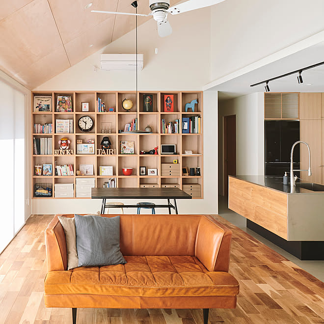 勾配天井 リビング 本棚 平屋 三角屋根 などのインテリア実例 19 04 19 14 22 53 Roomclip ルームクリップ