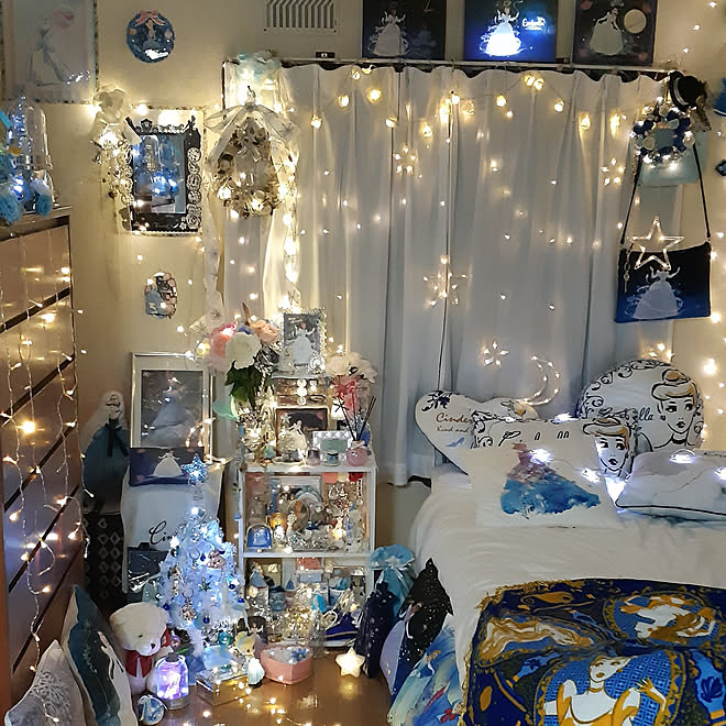 クリスマス ホワイトインテリア せまい部屋 ジュエリーライト ディズニープリンセス などのインテリア実例 12 24 03 13 30 Roomclip ルームクリップ