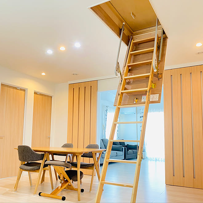 小屋裏収納 一条工務店 ダイニング 壁 天井のインテリア実例 05 26 00 05 23 Roomclip ルームクリップ 小屋裏収納 一条工務店 ダイニング 壁 天井のインテリア実例 05 26 00 05 23 Roomclip ルームクリップ