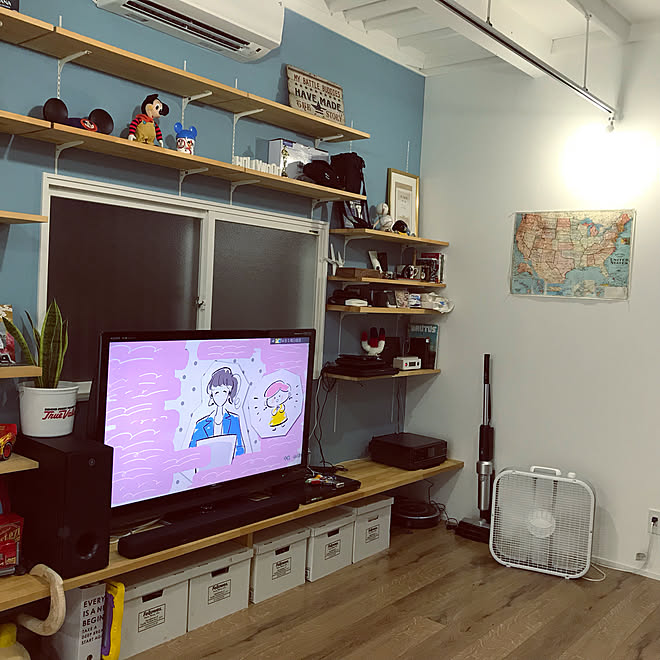 リビング 西海岸インテリア ルノン壁紙 西海岸 アメリカン などのインテリア実例 18 08 19 16 48 17 Roomclip ルームクリップ