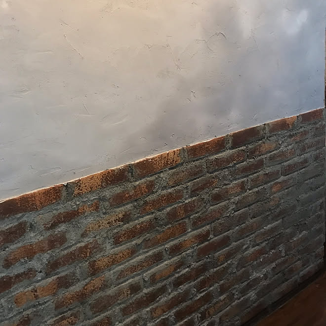 壁 天井 アンティーク大好き レンガの目地埋め難しい レンガ壁 Diy などのインテリア実例 19 01 24 21 45 14 Roomclip ルームクリップ