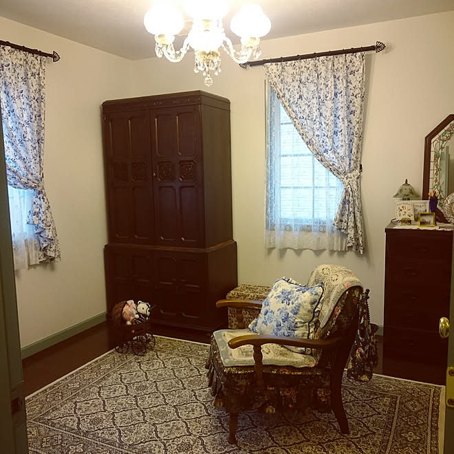 部屋全体 アンティーク イギリスアンティーク シルバニアの家に憧れて 英国好き などのインテリア実例 17 11 23 08 38 10 Roomclip ルームクリップ