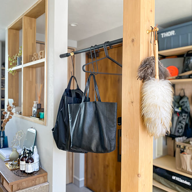 掛ける収納 バッグ置き場 Draw A Line ドローアライン 真鍮ネジ式フック などのインテリア実例 21 09 15 21 32 21 Roomclip ルームクリップ