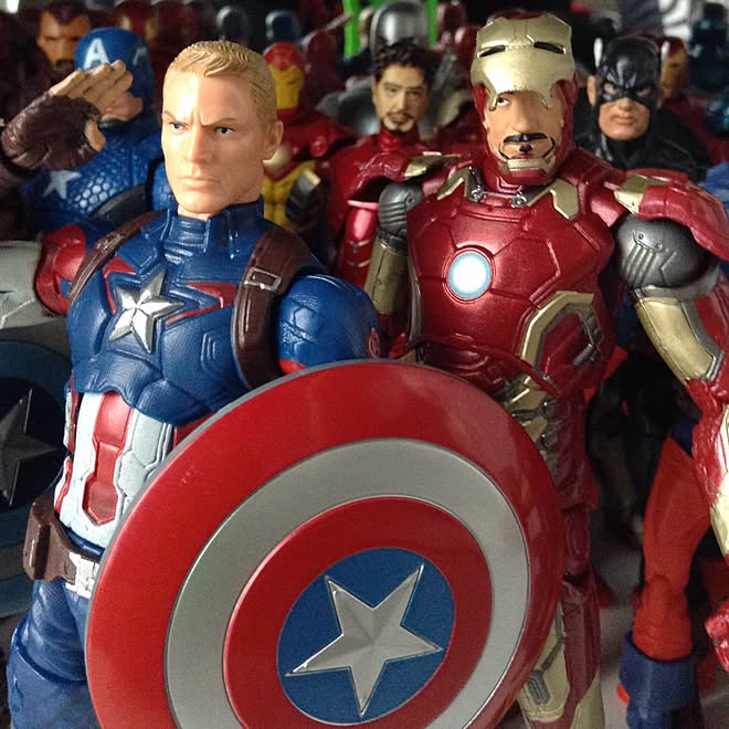 棚 アベンジャーズ キャプテンアメリカ アイアンマン フィギュア などのインテリア実例 15 03 30 06 26 42 Roomclip ルームクリップ