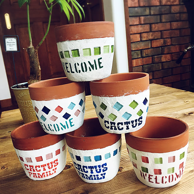 鉢diy リメイク 鉢 いつもいいねやコメありがとうございます タイル貼り ステンシル などのインテリア実例 05 19 10 34 17 Roomclip ルームクリップ