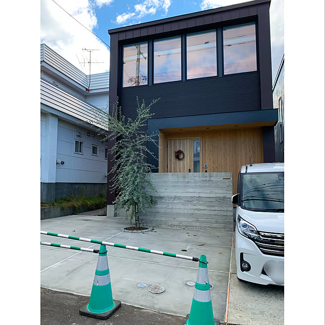 駐車スペース 土間コンクリート 外構 外構工事 建売住宅 などのインテリア実例 10 25 41 58 Roomclip ルームクリップ