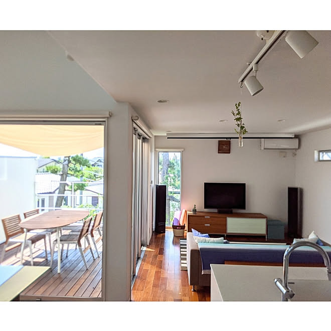 部屋全体 縁側ウッドデッキ 二階リビング バルコニー ウッドデッキ などのインテリア実例 05 14 19 53 53 Roomclip ルームクリップ 部屋全体 縁側ウッドデッキ 二階リビング バルコニー ウッドデッキ などのインテリア実例 05 14 19 53 53 Roomclip ルームクリップ