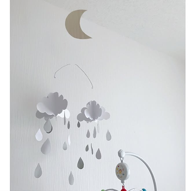 壁 天井 天井からぶら下げ 赤ちゃんのいる暮らし 手作り くも型 などのインテリア実例 17 06 15 07 19 30 Roomclip ルームクリップ