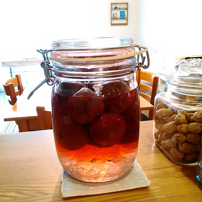 キッチン すもも すももシロップ ガラス瓶 キッチンカウンター などのインテリア実例 18 07 10 08 08 41 Roomclip ルームクリップ