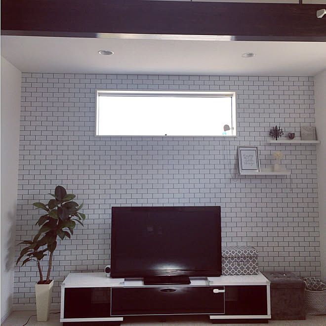 リビング 壁紙 白黒インテリア グレー モノトーン などのインテリア実例 17 10 01 12 36 19 Roomclip ルームクリップ