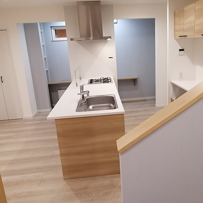 キッチン 新築建築中 マイホーム記録 もうすぐ引き渡し アクセントクロス などのインテリア実例 21 08 24 21 10 10 Roomclip ルームクリップ