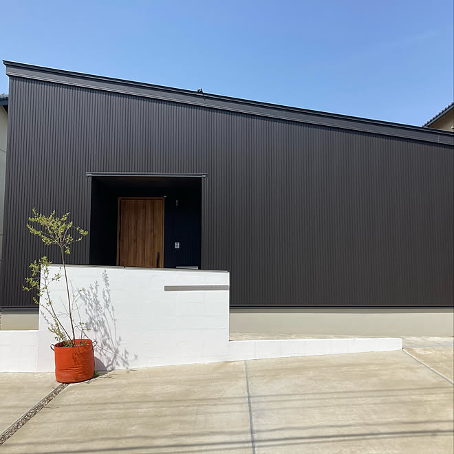 窓が無い家 正面窓無し 玄関アプローチ Bacsac 片流れ屋根 などのインテリア実例 21 03 29 18 33 24 Roomclip ルームクリップ 窓が無い家 正面窓無し 玄関アプローチ Bacsac 片流れ屋根 などのインテリア実例 21 03 29 18 33 24 Roomclip ルームクリップ