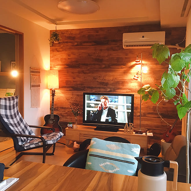 照明 ギター テレビ台 スタンドライト 観葉植物 などのインテリア実例 07 24 18 08 30 Roomclip ルームクリップ