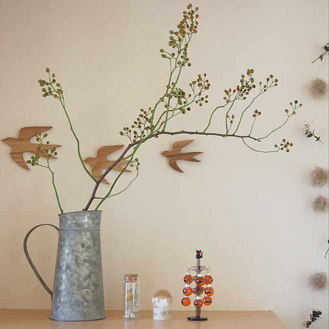 ブリキフラワーベース つばめオーナメント ハロウィン 野ばらの枝 玄関 入り口 などのインテリア実例 19 09 06 15 23 59 Roomclip ルームクリップ ブリキフラワーベース つばめオーナメント ハロウィン 野ばらの枝 玄関 入り口 などのインテリア実例 19 09 06 15 23 59 Roomclip ルームクリップ