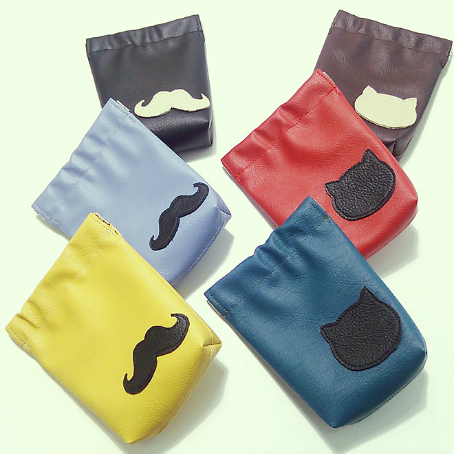 机 バネポーチ ハンドメイド 合皮レザー 本革ハギレ などのインテリア実例 17 10 18 22 52 48 Roomclip ルームクリップ