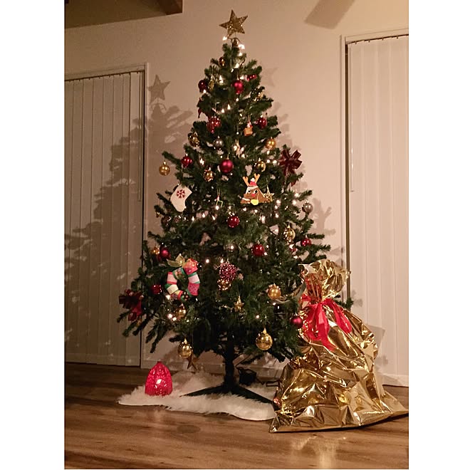 リビング ツリー片付けたくないな プレゼント Merry Christmas クリスマスプレゼント などのインテリア実例 15 12 26 10 13 30 Roomclip ルームクリップ