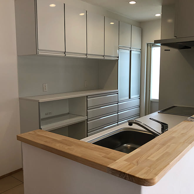 白 キッチン カップボード ホーローパネル タカラ などのインテリア実例 21 09 27 14 44 39 Roomclip ルームクリップ