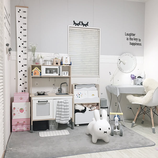 子供部屋 キッズスペース 子供部屋 ホワイト グレー 海外インテリアに憧れる グレー好き などのインテリア実例 01 27 16 44 02 Roomclip ルームクリップ