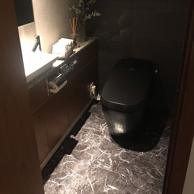 バス トイレ Daikenハピアフロア 十人十家 エコカラット 黒のトイレ などのインテリア実例 18 11 23 19 19 26 Roomclip ルームクリップ