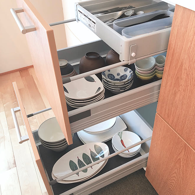 食器棚シート 備長炭シート システムキッチン引き出し 食器棚 イベント参加 などのインテリア実例 08 02 15 04 45 Roomclip ルームクリップ