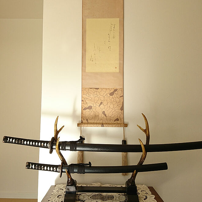 壁/天井/古道具/日本刀/日本刀大小/鹿の角の刀置きなどのインテリア 