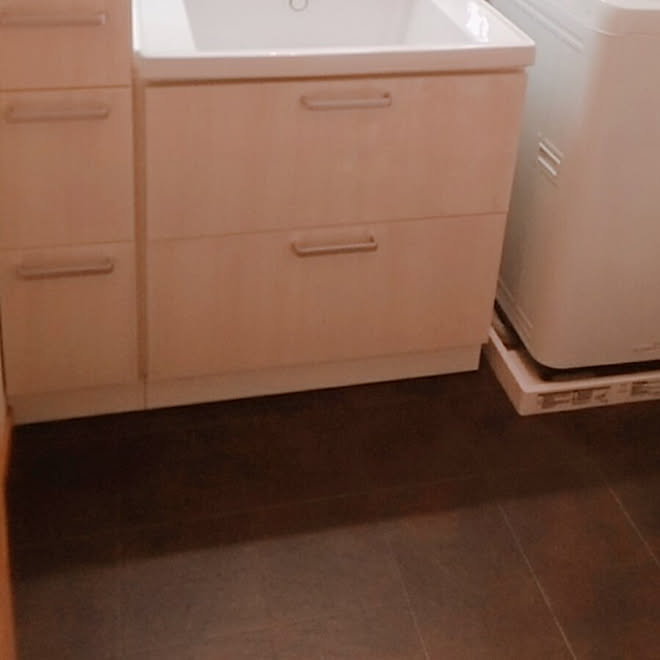 バス トイレ サンゲツクッションフロア 洗面室リフォーム Hm 洗濯機排水口移設工事 などのインテリア実例 21 07 09 43 49 Roomclip ルームクリップ