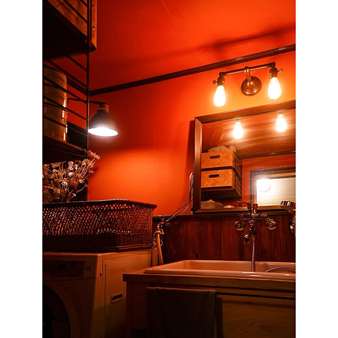 ポーターズペイント オレンジ色 インダストリアル照明 洗面所 築100年以上の平屋 などのインテリア実例 21 07 19 37 16 Roomclip ルームクリップ