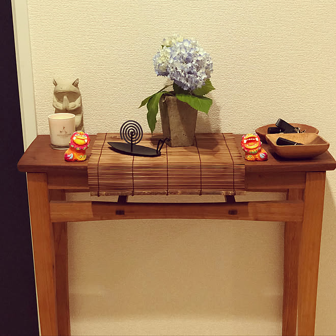 季節の飾り 季節を楽しむ暮らし 紫陽花 玄関飾り 木の家具 などのインテリア実例 19 06 02 44 58 Roomclip ルームクリップ