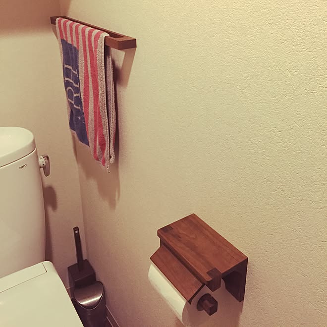 バス トイレ タオル掛け ペーパーホルダー ウォールナット テーブル工房kiki などのインテリア実例 15 05 13 53 32 Roomclip ルームクリップ