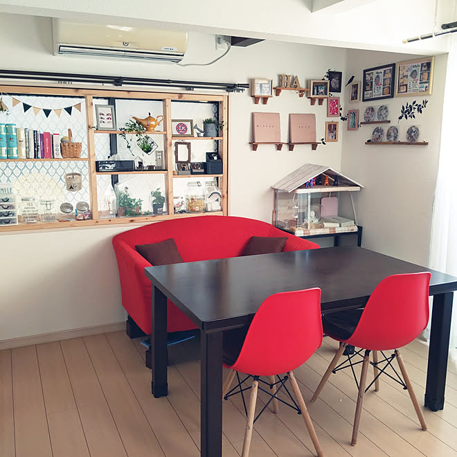 部屋全体 ダイニング 白 赤 茶 赤色大好き いいね 押し逃げごめんなさい などのインテリア実例 01 21 09 10 34 Roomclip ルームクリップ