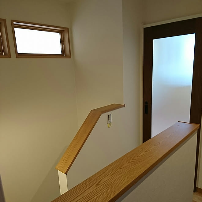折り返し階段 木製階段 室内窓 ウッドワンのドア 部屋全体のインテリア実例 10 19 31 53 Roomclip ルームクリップ
