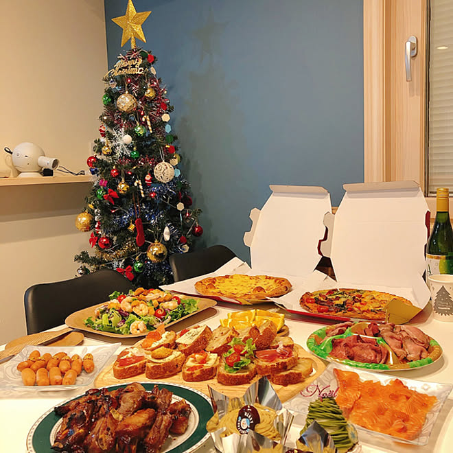 クリスマス料理 ダイニングテーブル ダイニング クリスマスツリー クリスマスパーティー などのインテリア実例 21 12 25 21 24 43 Roomclip ルームクリップ