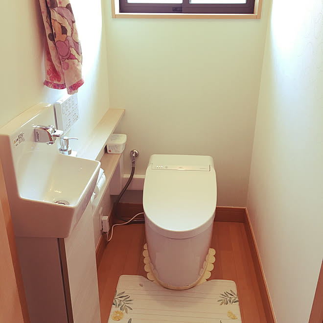 ニトリのトイレマット タンクレストイレ Toto ネオレスト 手洗い器 などのインテリア実例 04 29 11 36 54 Roomclip ルームクリップ