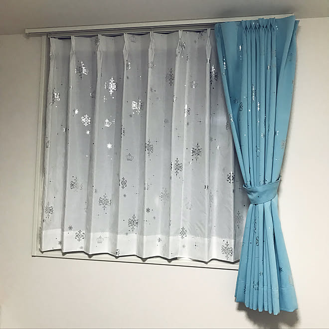 カーテン ティファニーブルーのカーテン ベッド周りのインテリア実例 19 03 31 21 53 52 Roomclip ルームクリップ